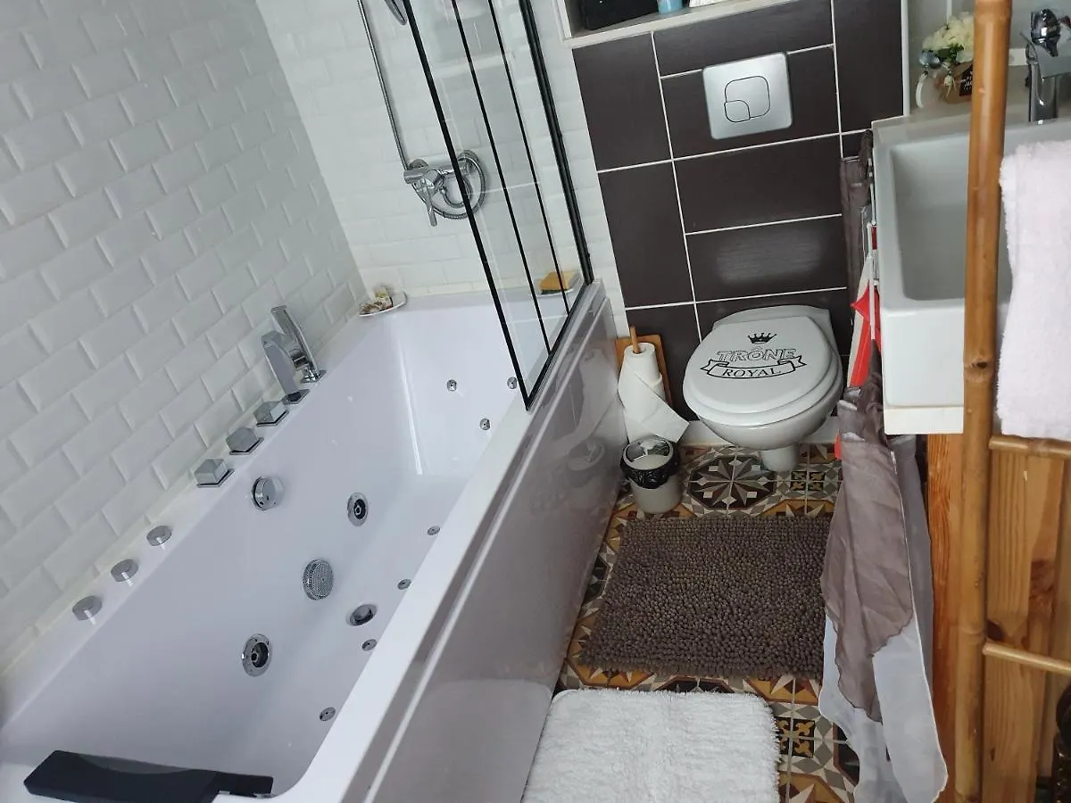 Bed & Breakfast Demeure Prosper 1 Chambre D'Hote Privative Avec Petit Dejeuner Compris Labegude France