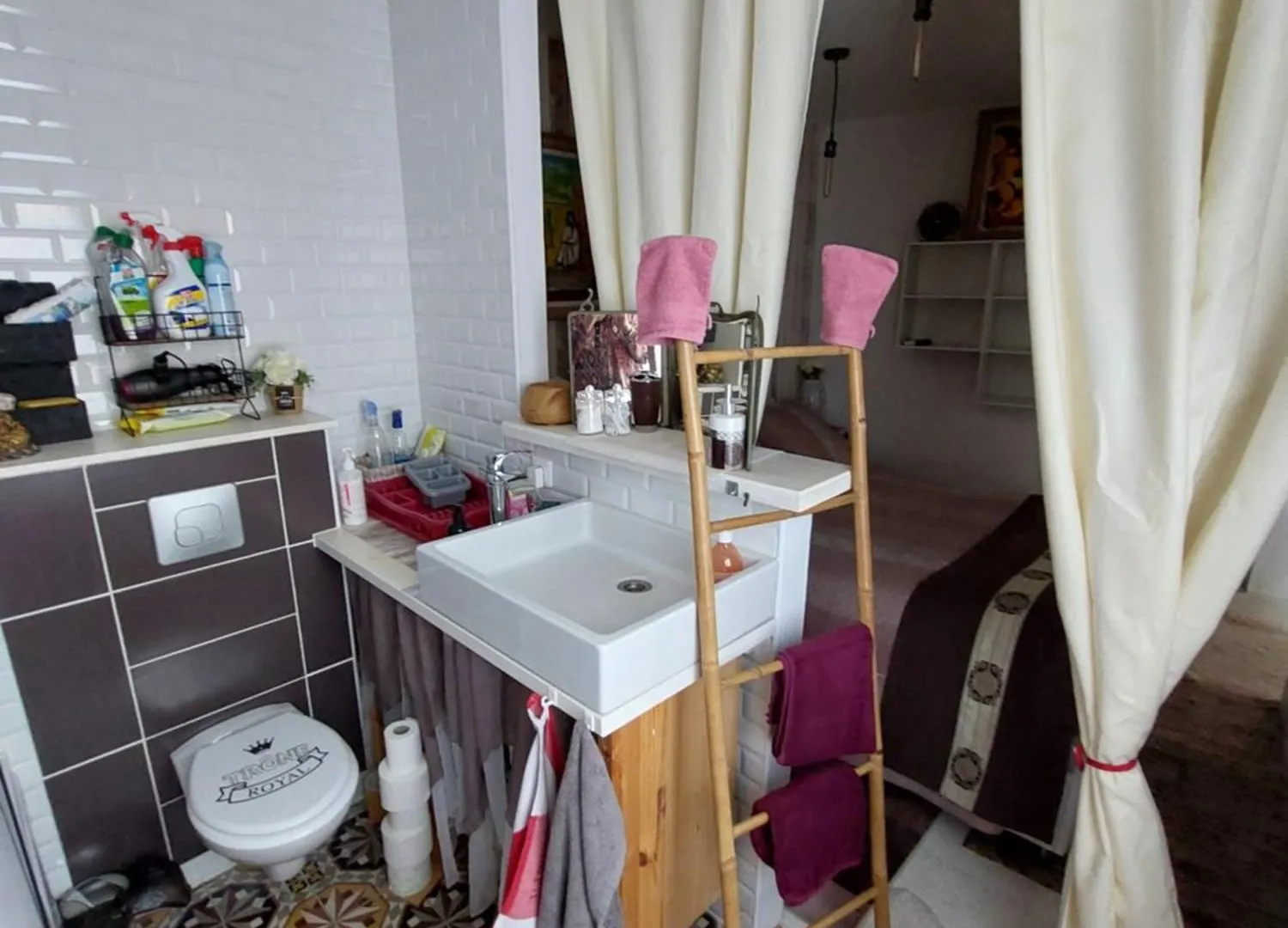 Demeure Prosper 1 chambre d'hôte avec petit déjeuner compris Labegude Couette-café